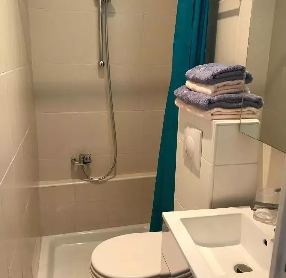 Hotel Studios Floreal