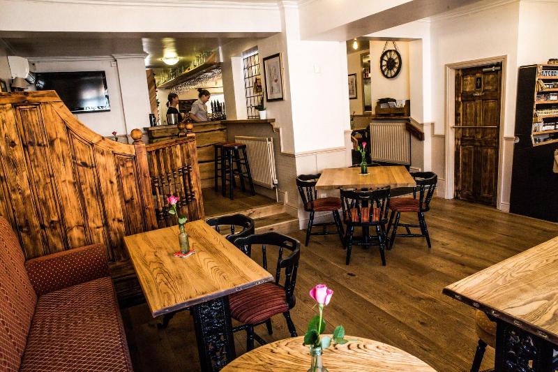 فندق The Old Fourpenny