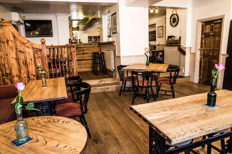 فندق The Old Fourpenny