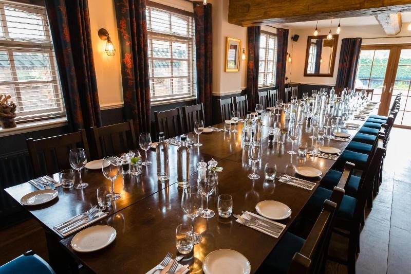 فندق The Old Fourpenny