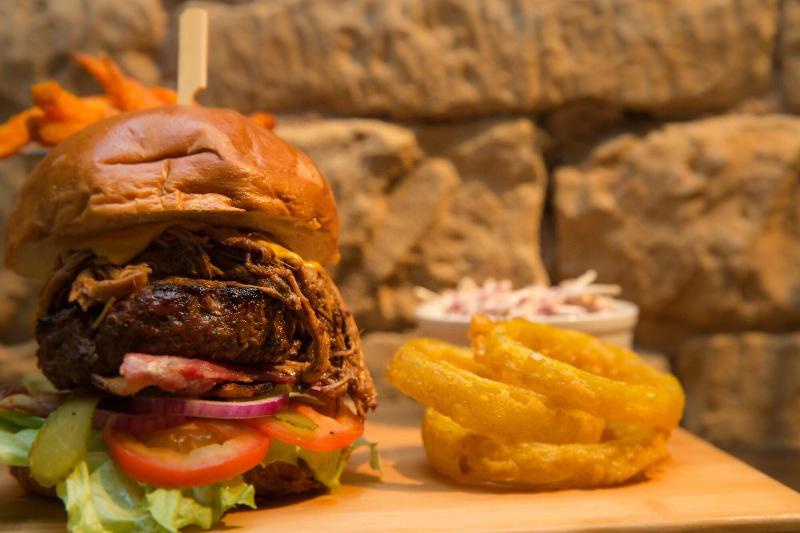 فندق The Old Fourpenny