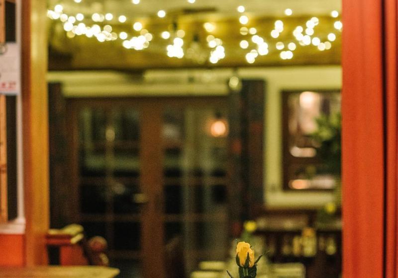 فندق The Old Fourpenny