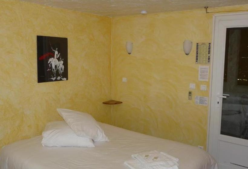 בית מלון כפרי Auberge Villa Montaleigne