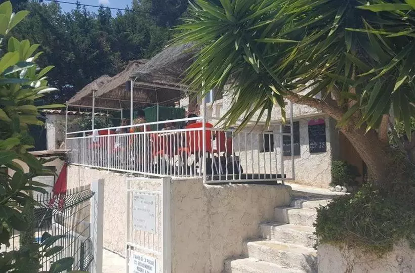 ホテル Auberge Villa Montaleigne