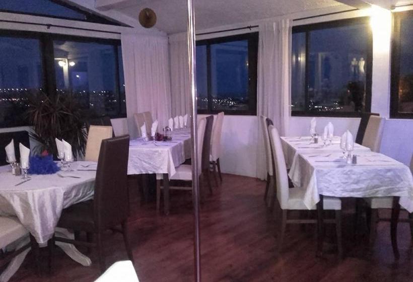 בית מלון כפרי Auberge Villa Montaleigne