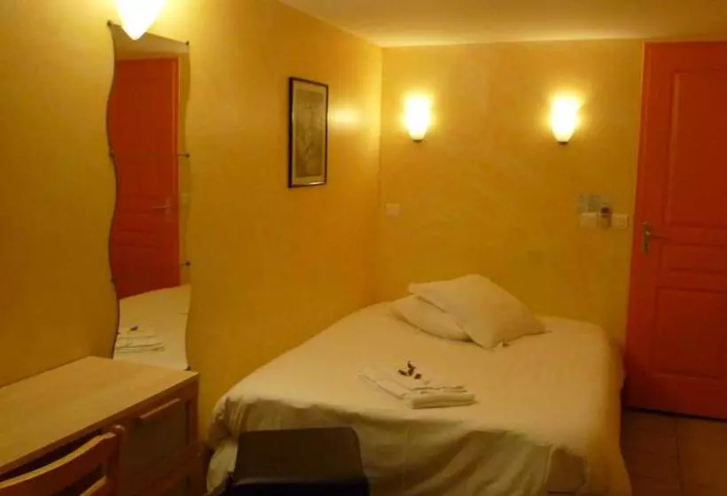 ホテル Auberge Villa Montaleigne