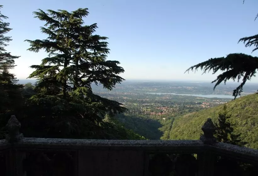هتل B&b Il Parco E Gli Affreschi