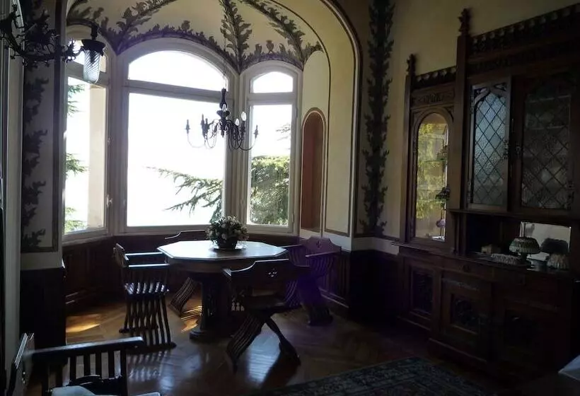 هتل B&b Il Parco E Gli Affreschi