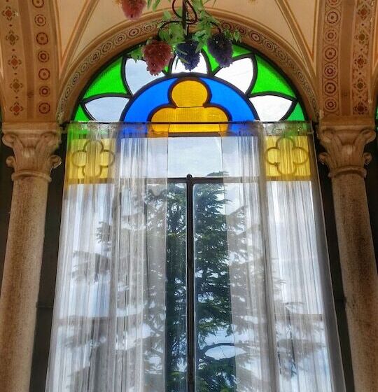 هتل B&b Il Parco E Gli Affreschi