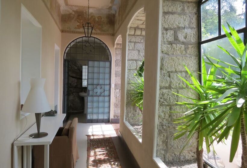 هتل B&b Il Parco E Gli Affreschi