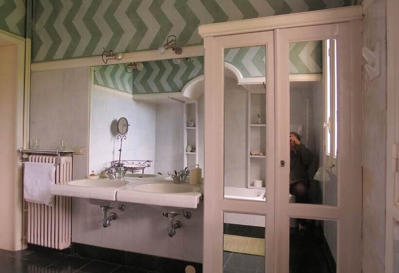 هتل B&b Il Parco E Gli Affreschi