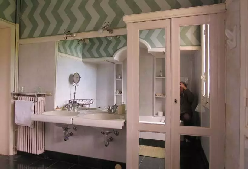 هتل B&b Il Parco E Gli Affreschi