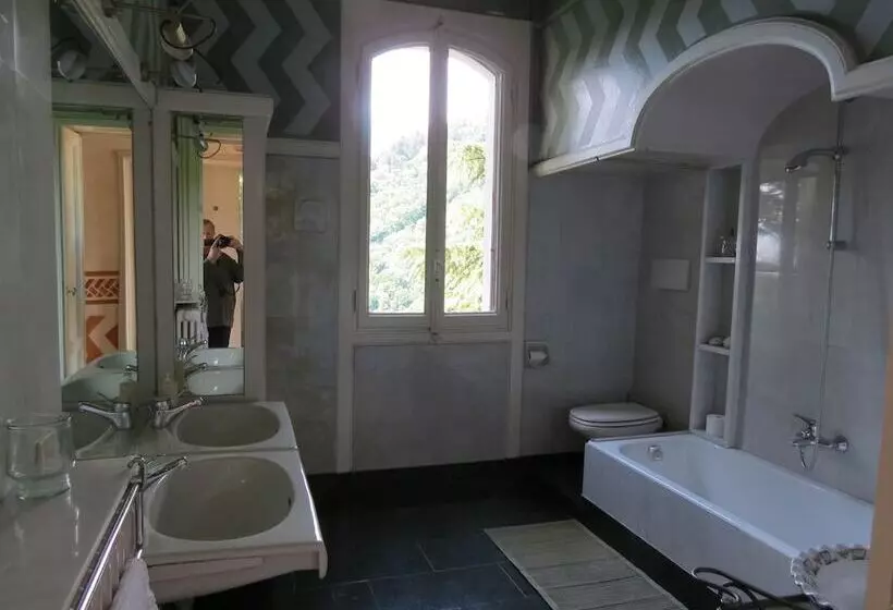 هتل B&b Il Parco E Gli Affreschi