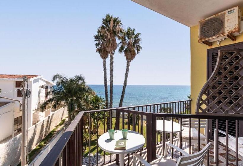 فندق B&b La Terrazza Sul Mare