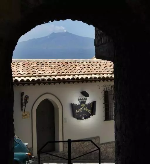 هتل Borgo Medievale