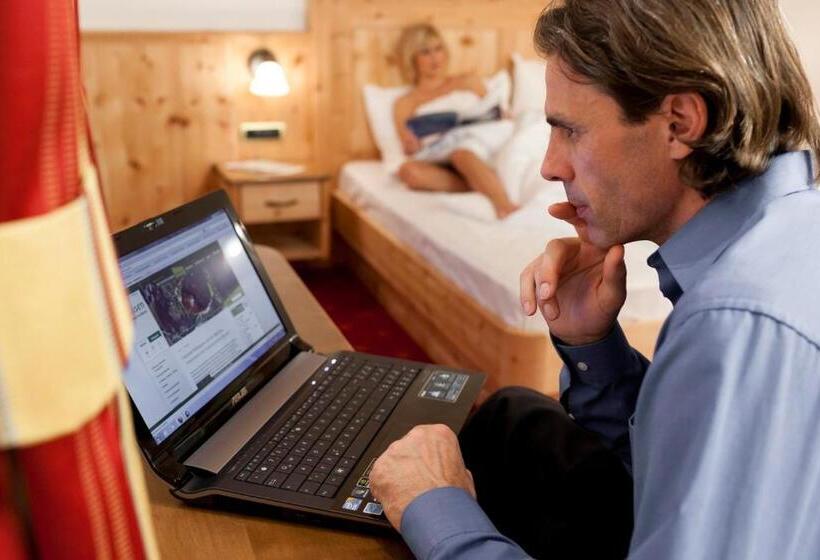 فندق Brunnerhof Klausen Chiusa