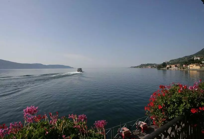 ホテル Garnì Riviera