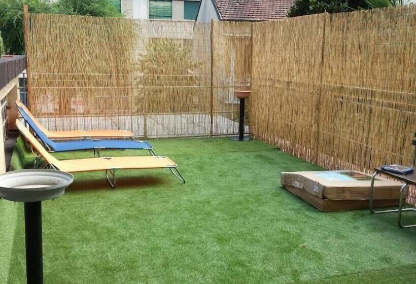 호텔 Hostel Colours