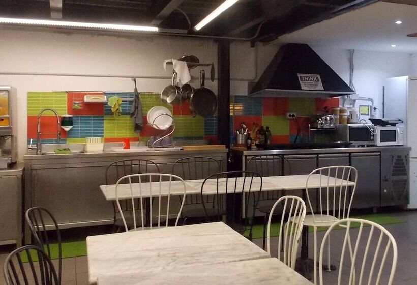 호텔 Hostel Colours