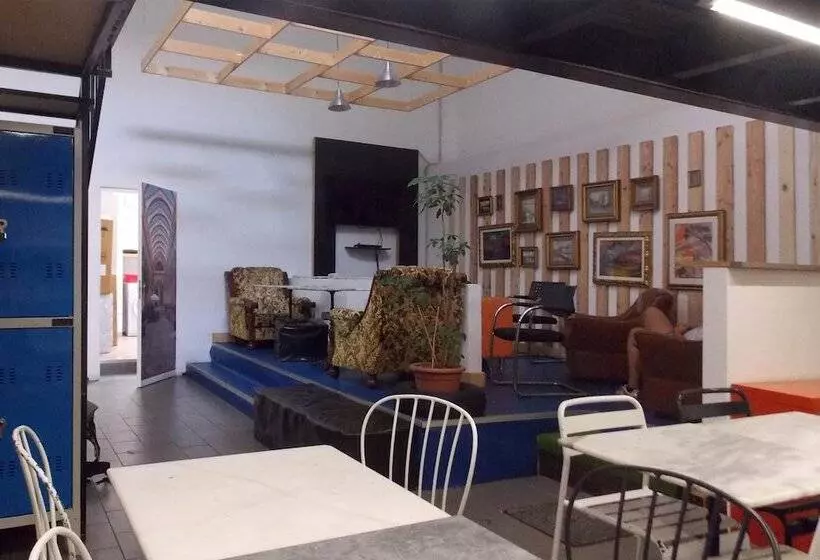 هتل Hostel Colours