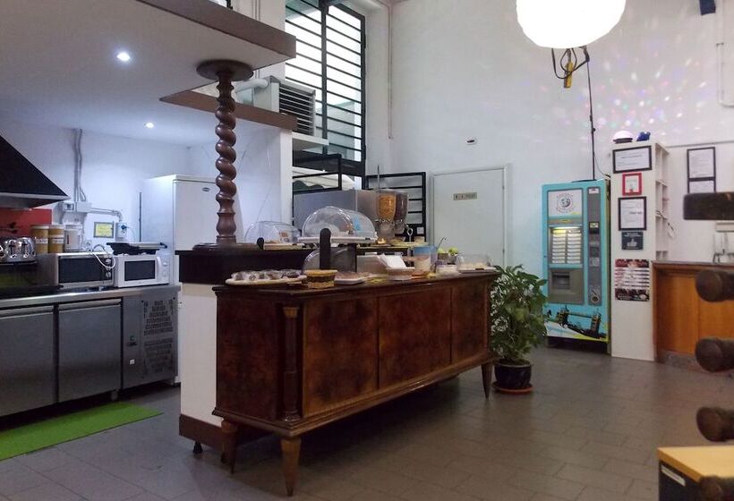 호텔 Hostel Colours