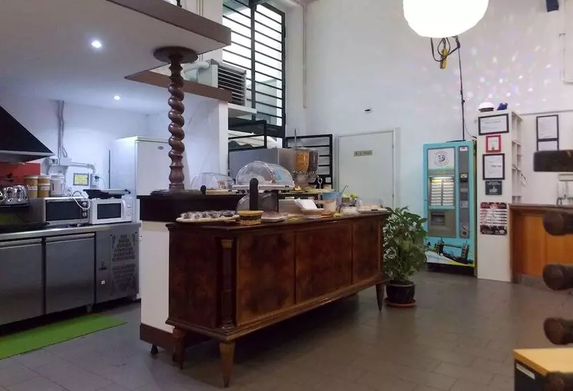 هتل Hostel Colours