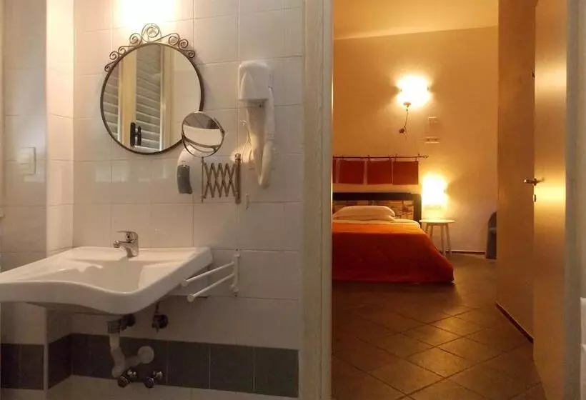هتل Hostel Colours