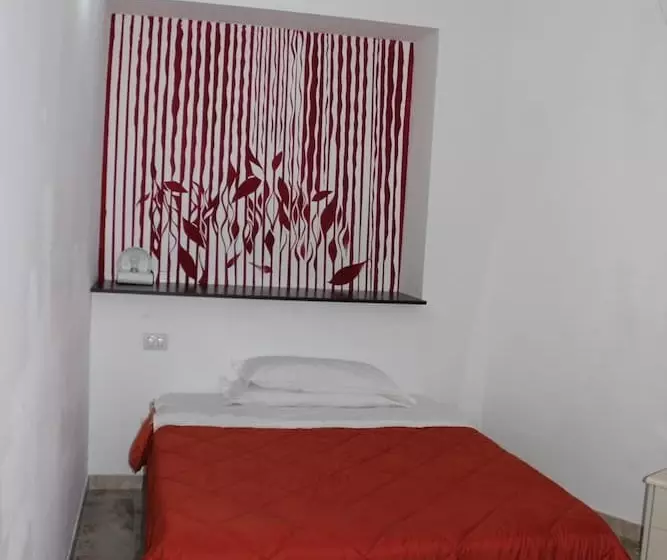 هتل Hostel Colours