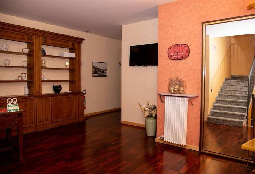 Отель Italia 30