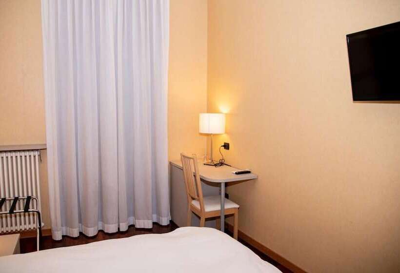 Отель Italia 30