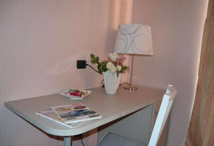 Отель Italia 30