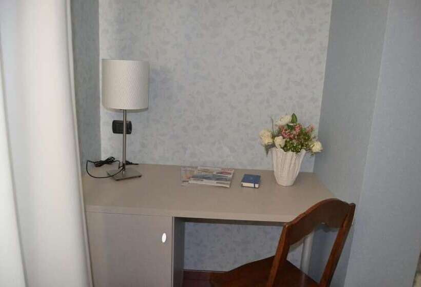 Отель Italia 30