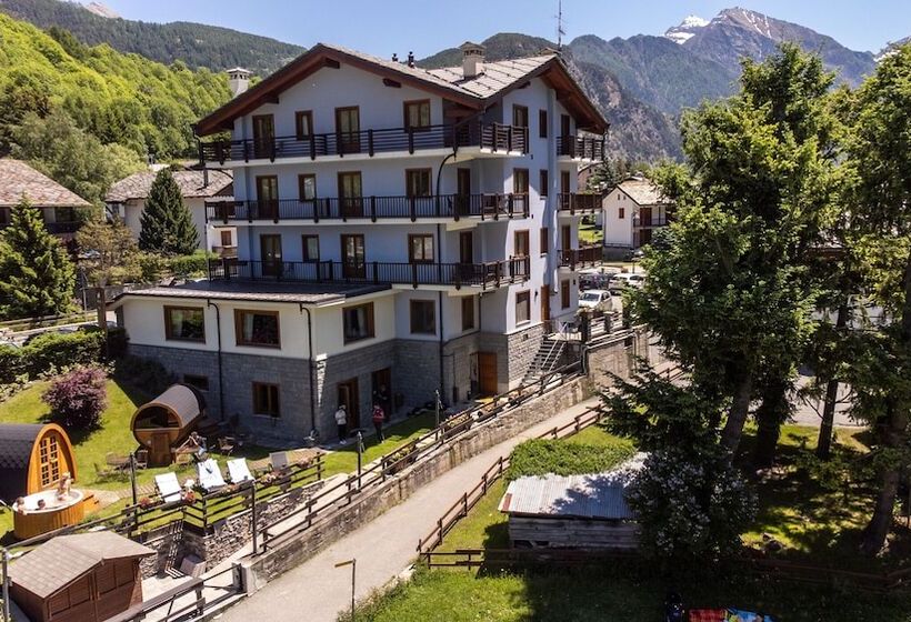 Laghetto Alpine Hotel & Restaurant