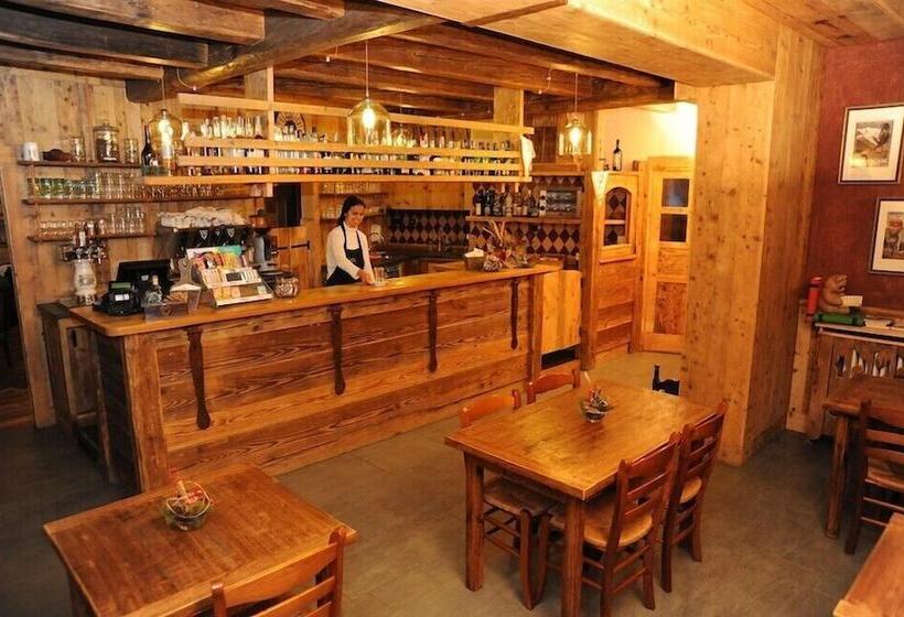 Laghetto Alpine Hotel & Restaurant