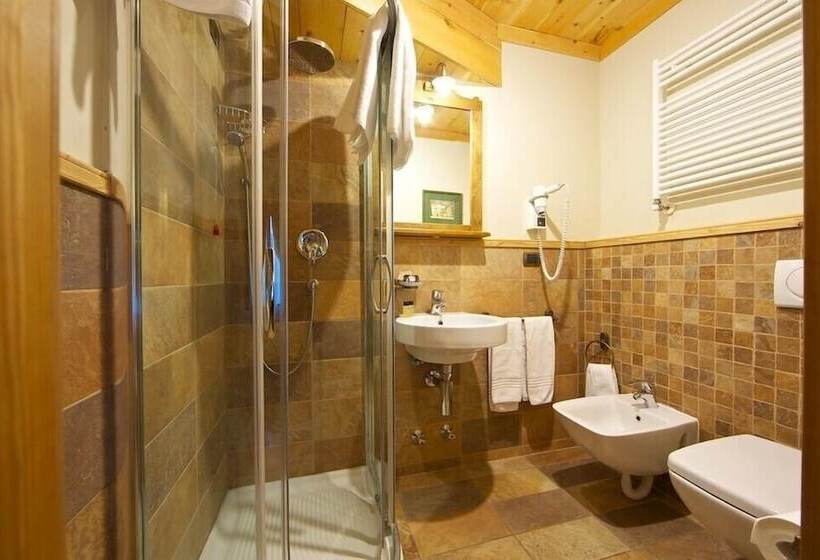 Laghetto Alpine Hotel & Restaurant