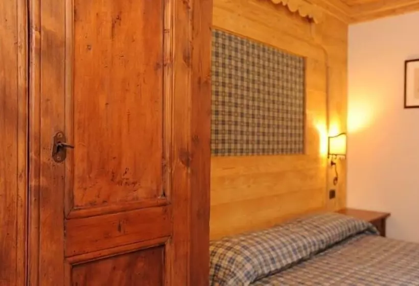 Laghetto Alpine Hotel & Restaurant