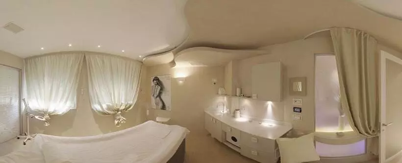 ホテル Suite & Spa Mirabel