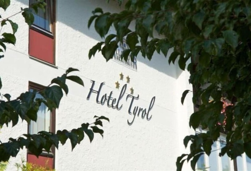 בית מלון כפרי Tyrol