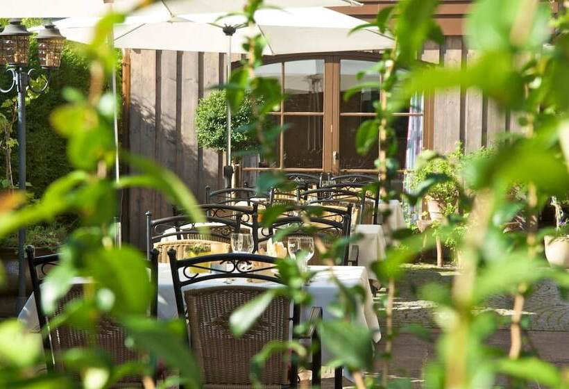 בית מלון כפרי Tyrol