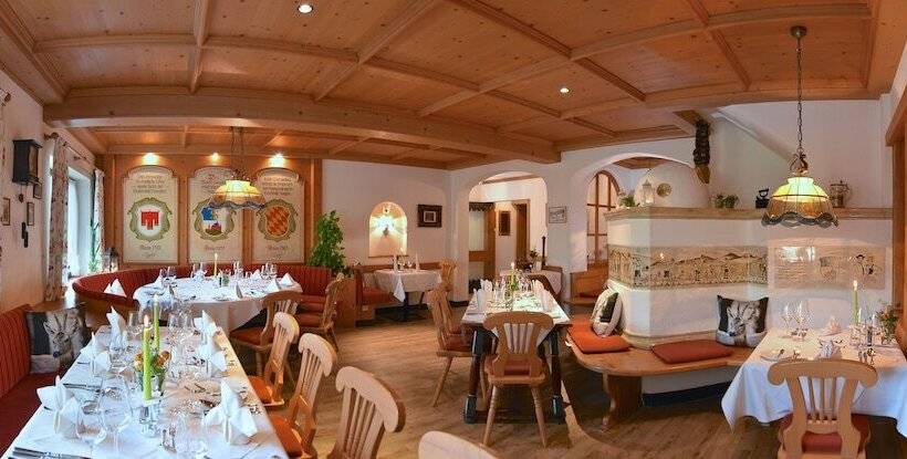 בית מלון כפרי Tyrol