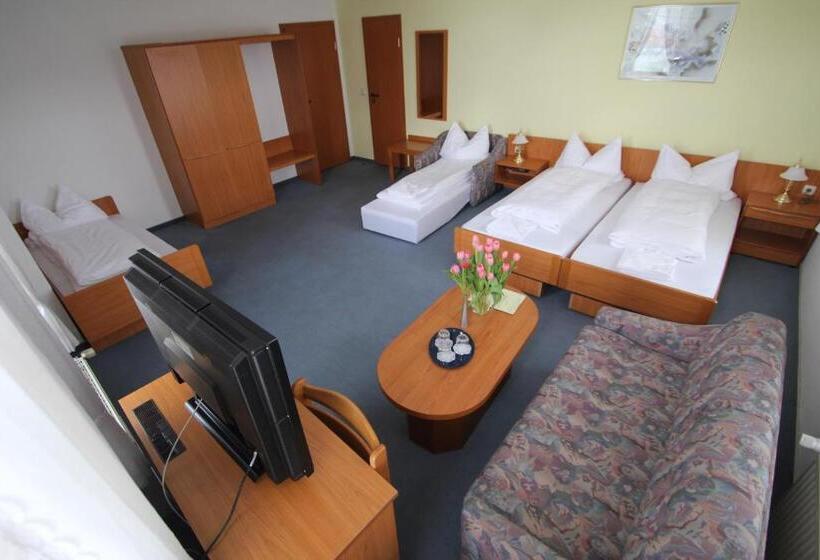 בית מלון כפרי Weisse Taube