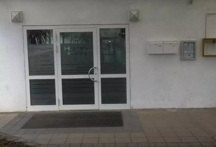 ホテル Zum Sportforum