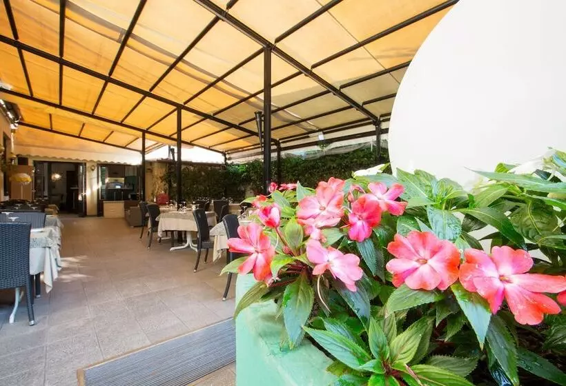 ホテル Albergo Ristorante Giardino