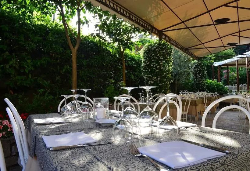 ホテル Albergo Ristorante Giardino