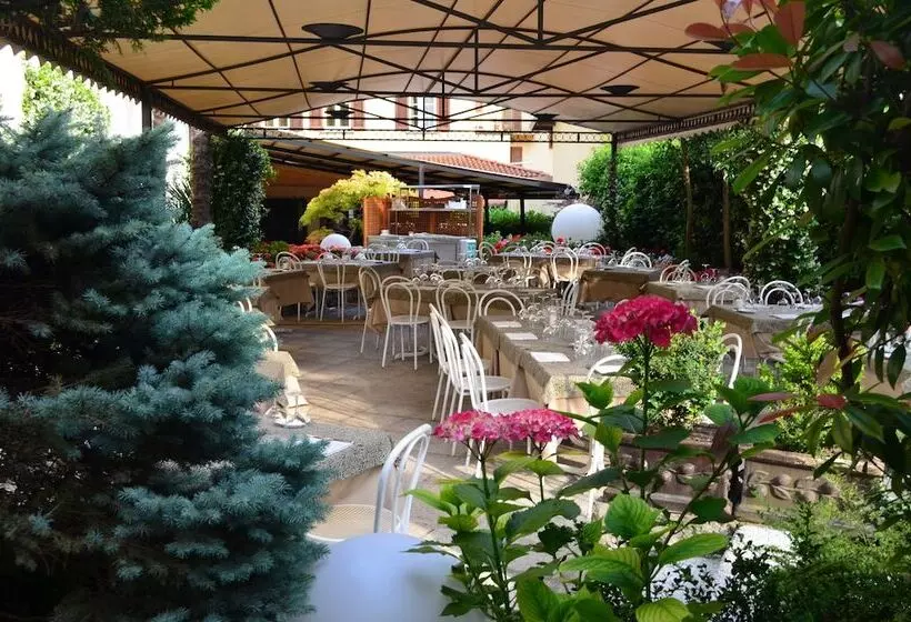 ホテル Albergo Ristorante Giardino