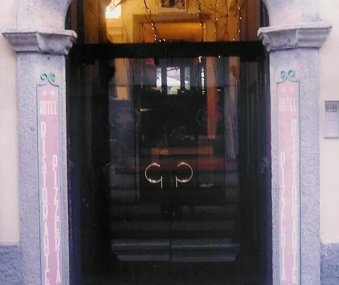ホテル Albergo Ristorante Giardino