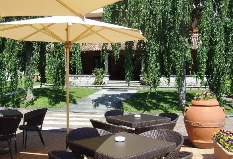 Hotelli Villa Edy