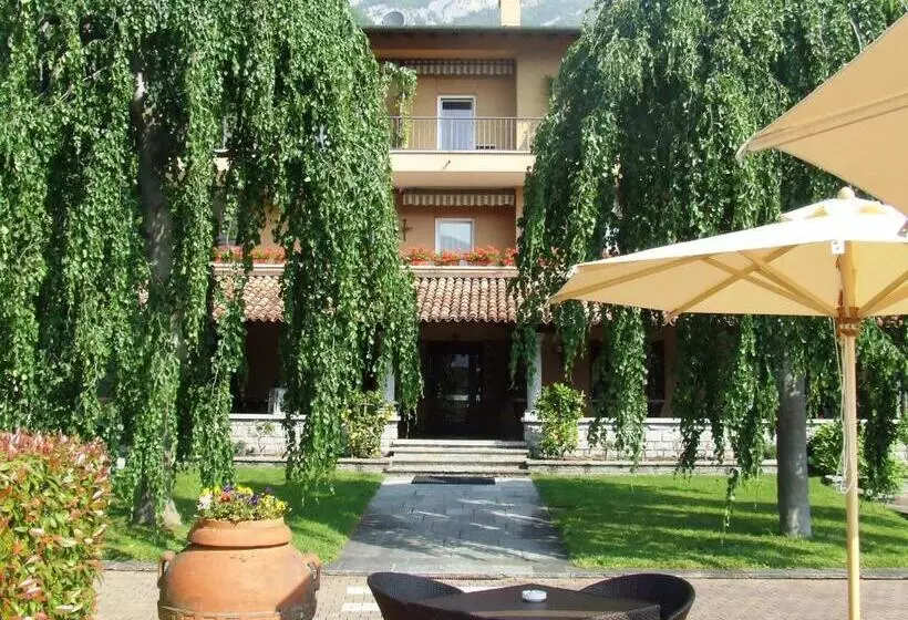 Hotelli Villa Edy