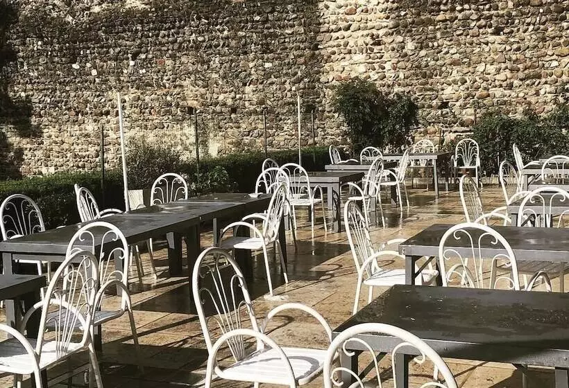 ホテル Antico Borgo