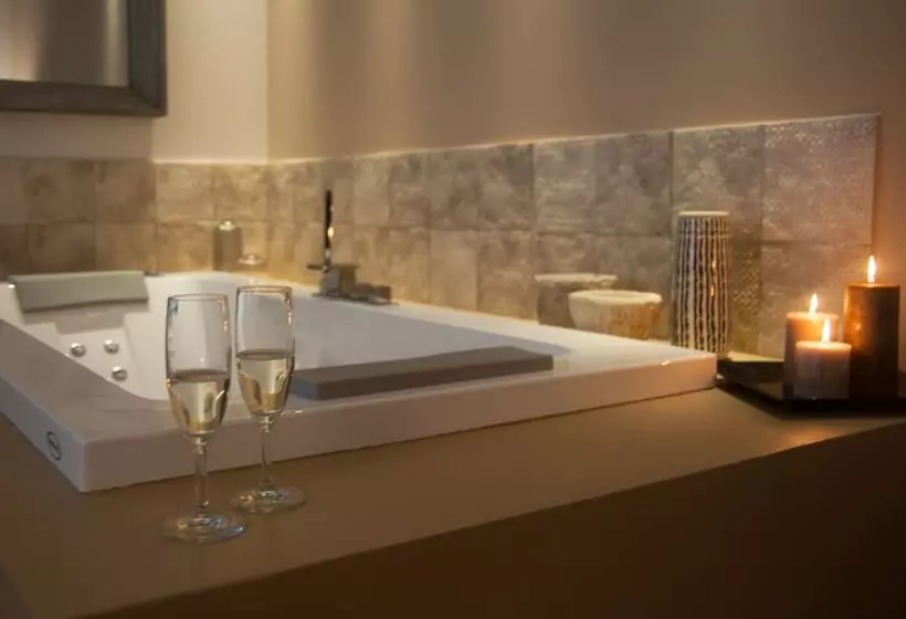 ホテル Dimorae Rooms And Suites Apartments